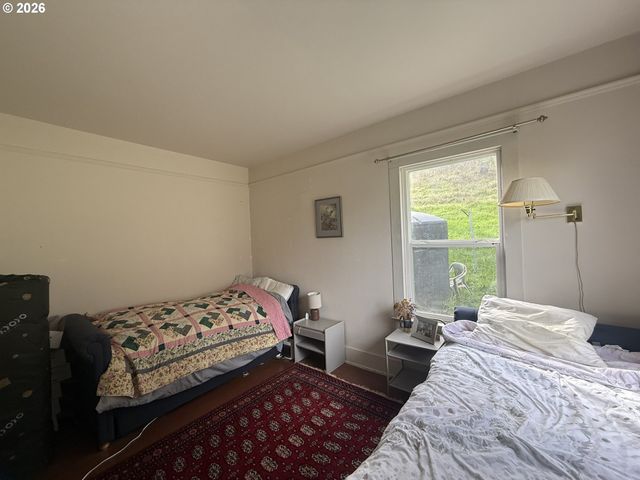 355 BANKS CREEK Rd, Sutherlin, OR 97479