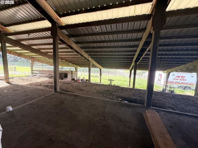 355 BANKS CREEK Rd, Sutherlin, OR 97479