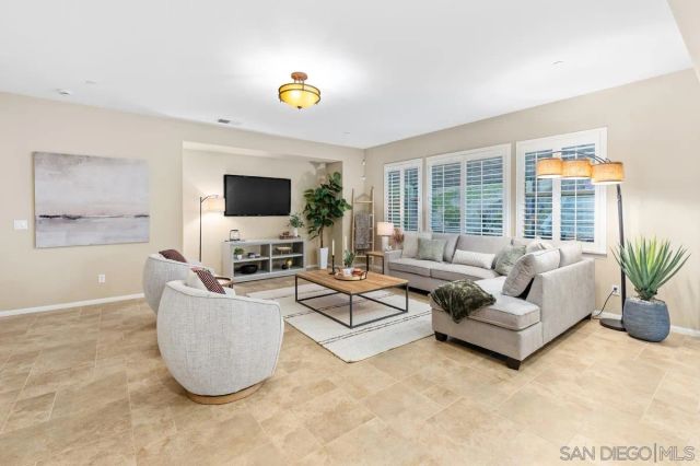 2690 Ponderosa Ct, Escondido, CA 92027