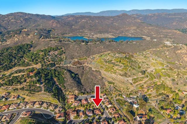 2690 Ponderosa Ct, Escondido, CA 92027