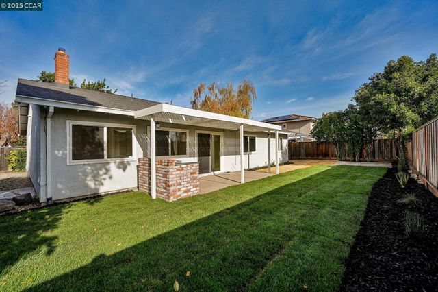 3588 Ballantyne Drive, Pleasanton, CA 94566