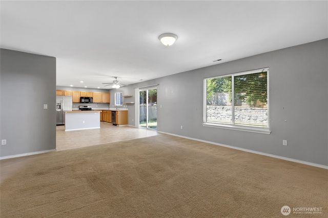 13604 116th Avenue Ct E, Puyallup, WA 98374