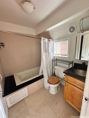 2705 Kaaha Street, Honolulu, HI 96826