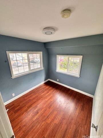 2705 Kaaha Street, Honolulu, HI 96826