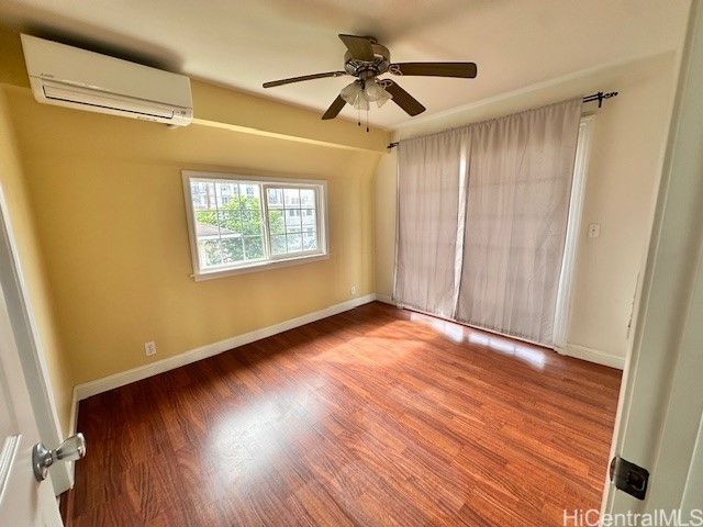 2705 Kaaha Street, Honolulu, HI 96826