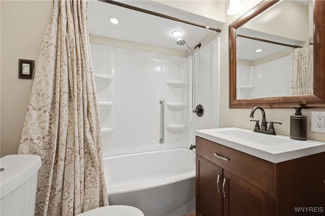 7813 Edison Avenue, Niagara Falls, NY 14304