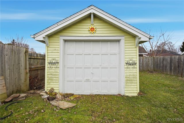 7813 Edison Avenue, Niagara Falls, NY 14304