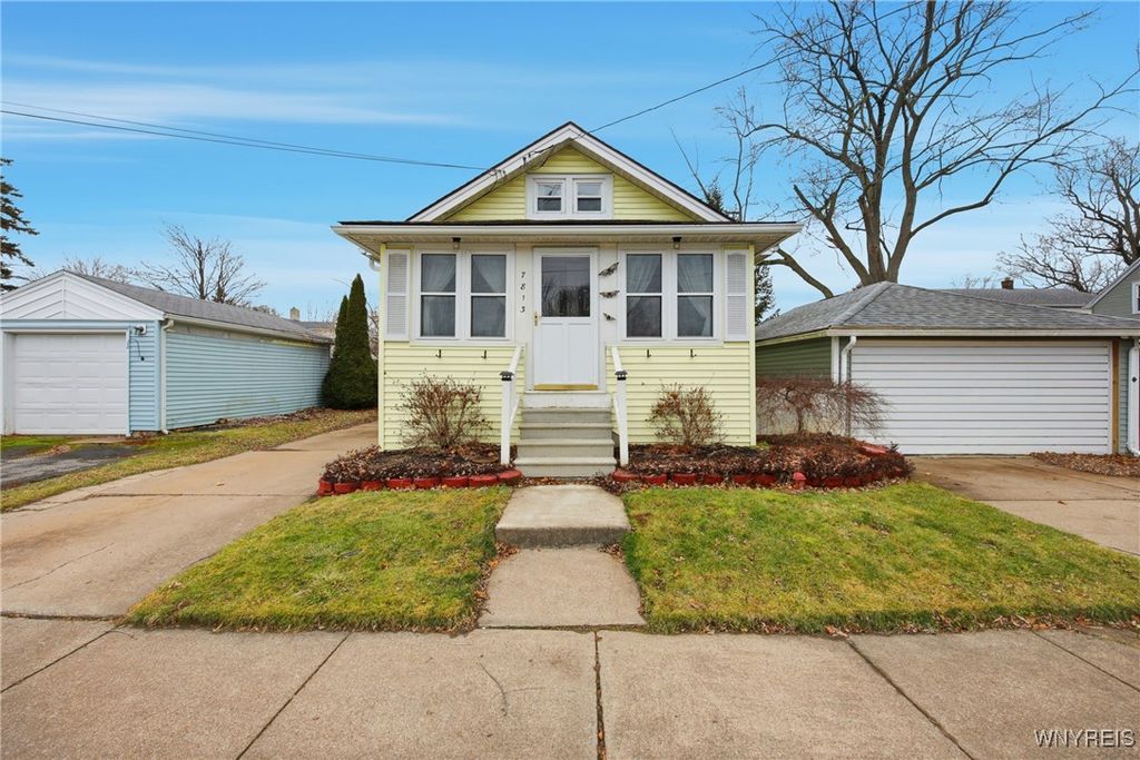 7813 Edison Avenue, Niagara Falls, NY 14304