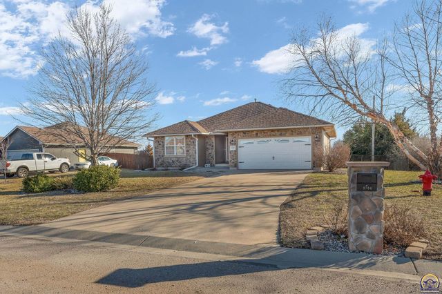 3704 NW Cherry Creek DR, Topeka, KS 66618