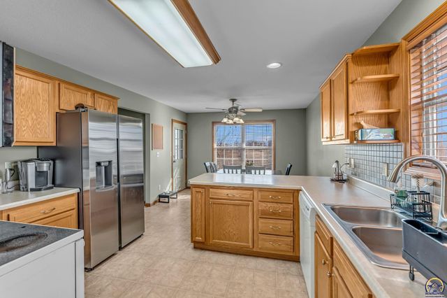 3704 NW Cherry Creek DR, Topeka, KS 66618