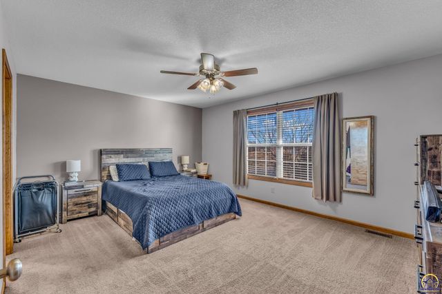 3704 NW Cherry Creek DR, Topeka, KS 66618