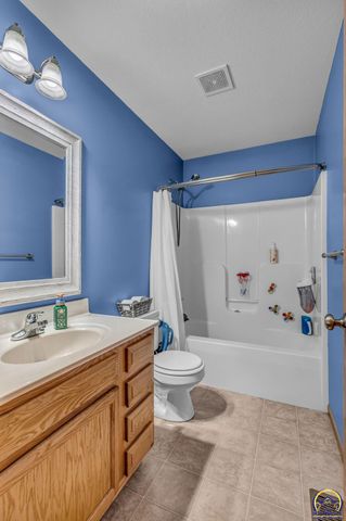 3704 NW Cherry Creek DR, Topeka, KS 66618