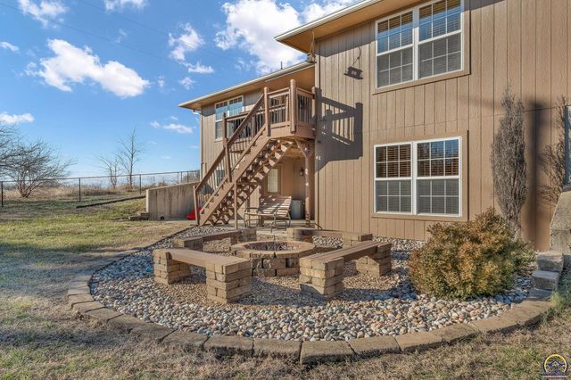 3704 NW Cherry Creek DR, Topeka, KS 66618