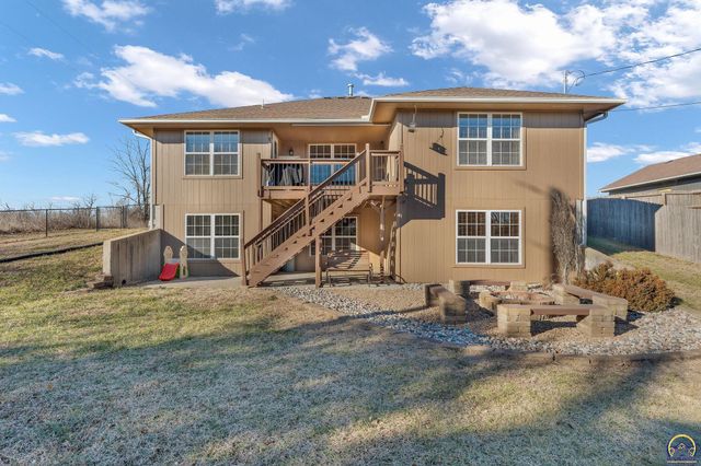 3704 NW Cherry Creek DR, Topeka, KS 66618