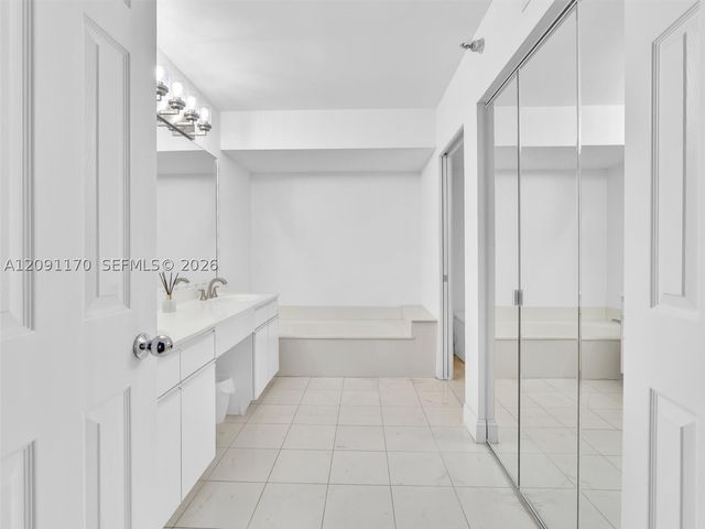 3530 Mystic Pointe Dr 2002, Aventura, FL 33180