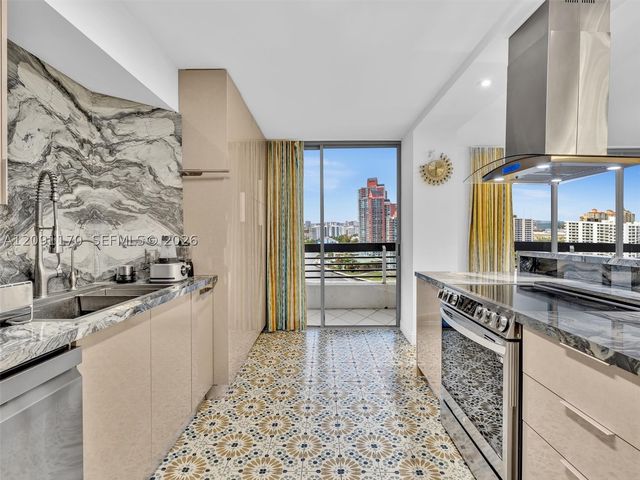 3530 Mystic Pointe Dr 2002, Aventura, FL 33180