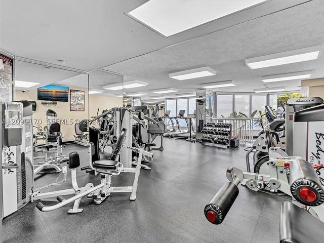 3530 Mystic Pointe Dr 2002, Aventura, FL 33180