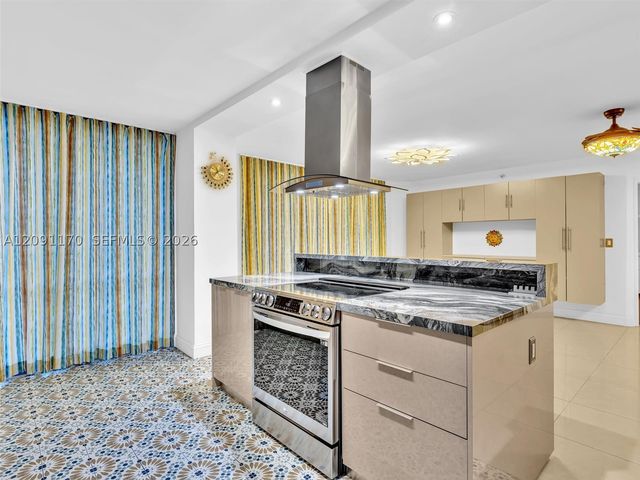 3530 Mystic Pointe Dr 2002, Aventura, FL 33180