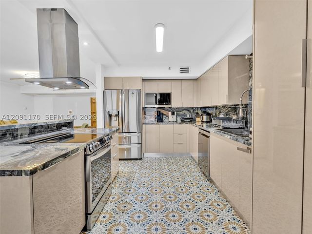 3530 Mystic Pointe Dr 2002, Aventura, FL 33180
