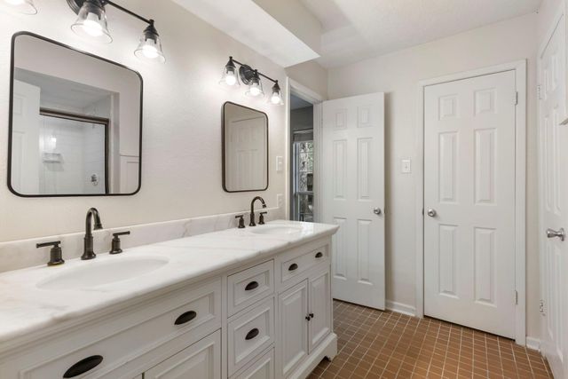 3622 Hill Springs Drive, Houston, TX 77345