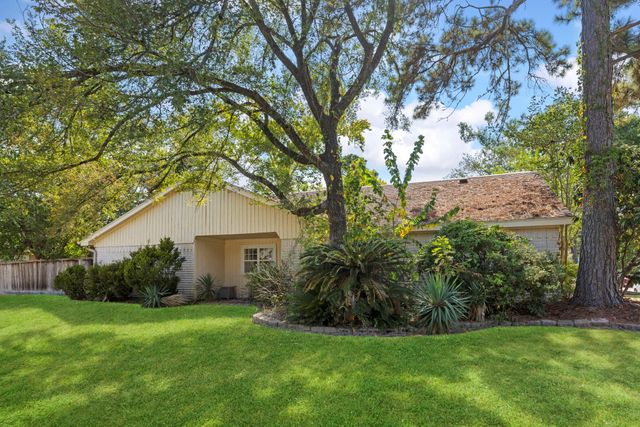 3622 Hill Springs Drive, Houston, TX 77345