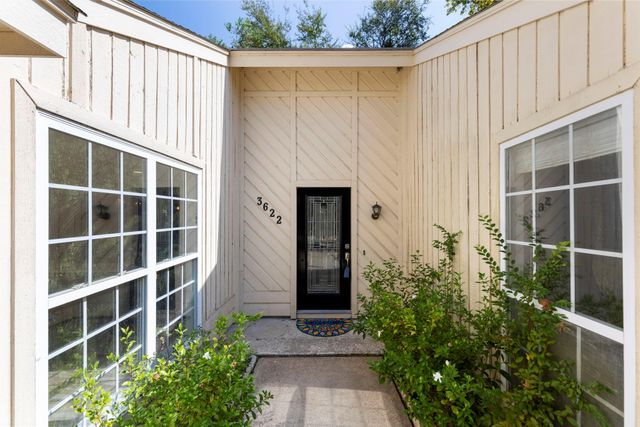 3622 Hill Springs Drive, Houston, TX 77345