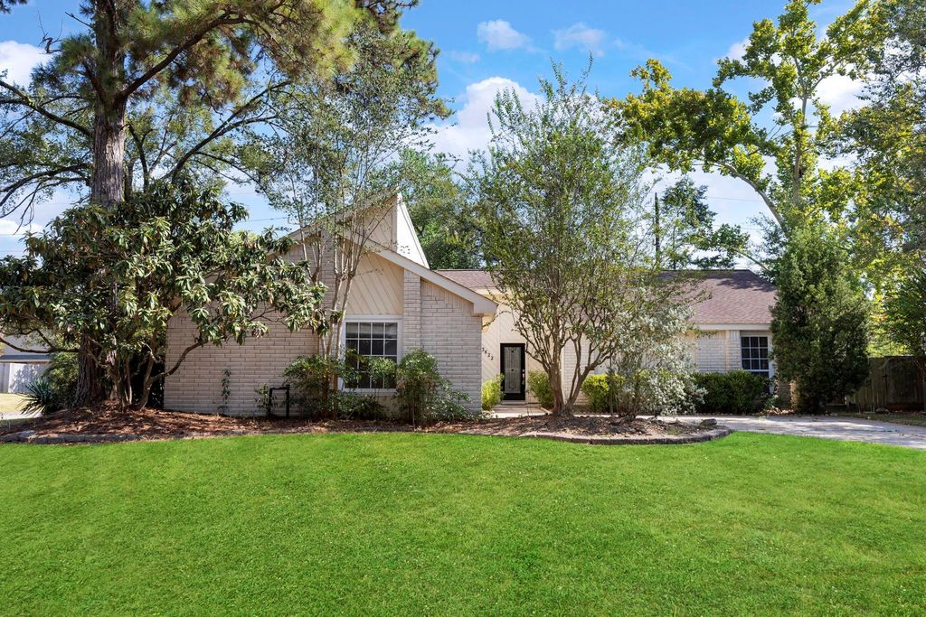 3622 Hill Springs Drive, Houston, TX 77345