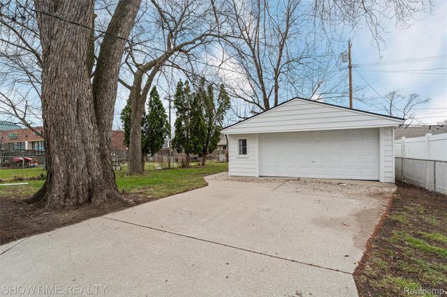 769 Coolidge Avenue, Clawson, MI 48017