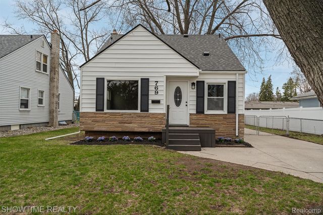 769 Coolidge Avenue, Clawson, MI 48017