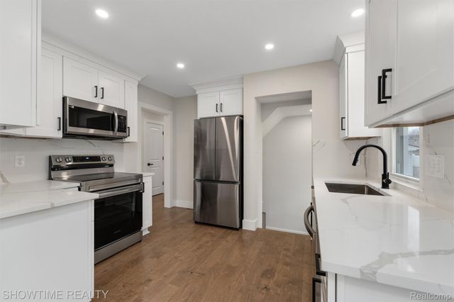 769 Coolidge Avenue, Clawson, MI 48017