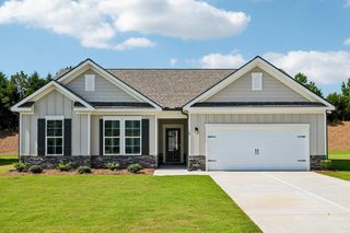 18 Purackal Lane, Statham, GA 30666