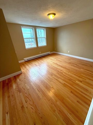 435 Essex 5, Lynn, MA 01902