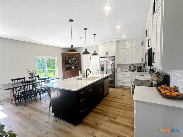 701 S Hudson Street, Flatonia, TX 78941