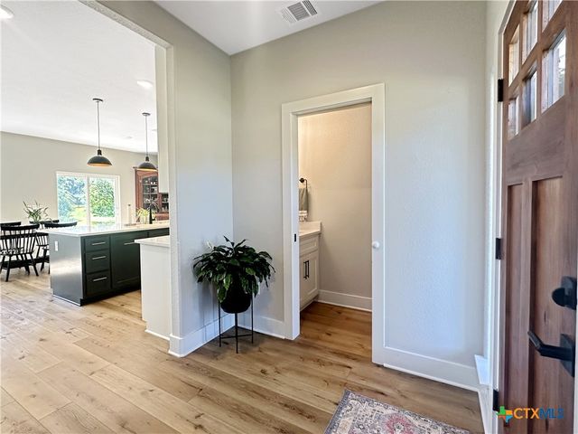 701 S Hudson Street, Flatonia, TX 78941