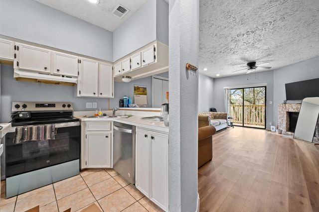 1013 Chestnut ST B1, San Marcos, TX 78666