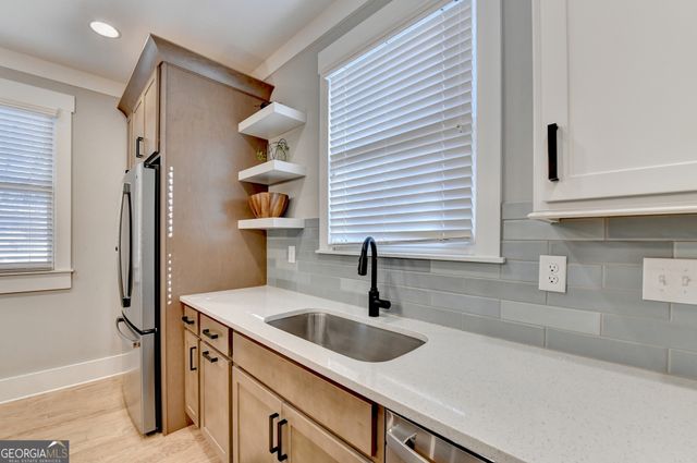 3206 Mchenry Avenue, Scottdale, GA 30079