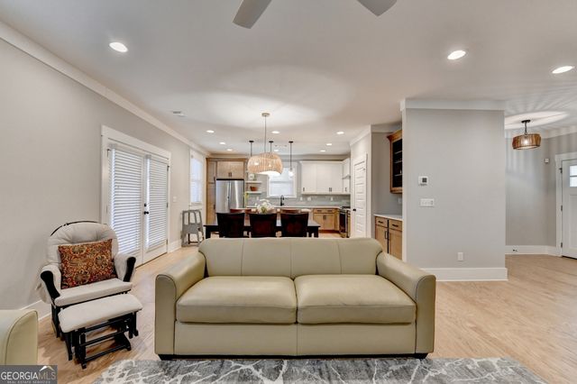 3206 Mchenry Avenue, Scottdale, GA 30079