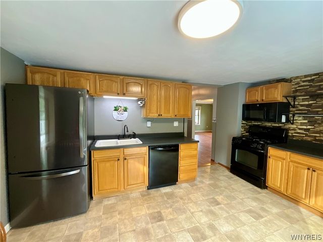 5427 Berg Road, Orchard Park, NY 14218