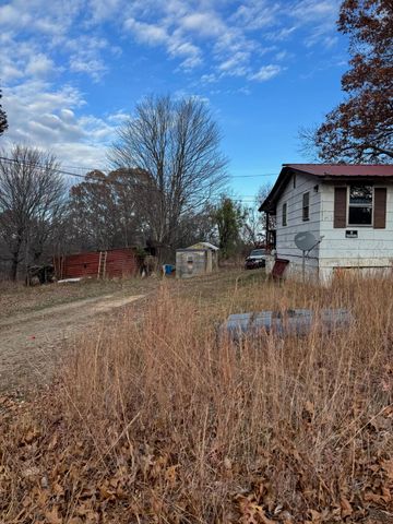 1240 Deepwoods RD, Hardy, VA 24101