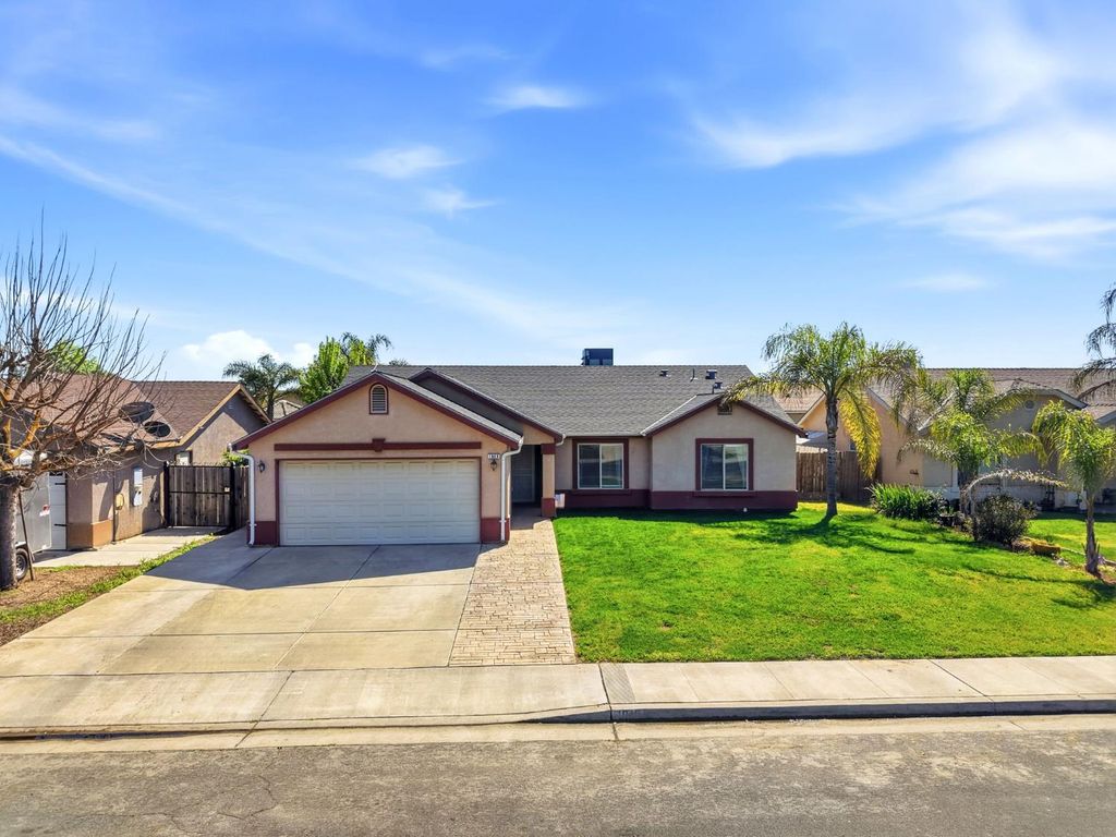 Image 2 of property listing at 1849 W Spring Crest Street, Hanford, CA 93230