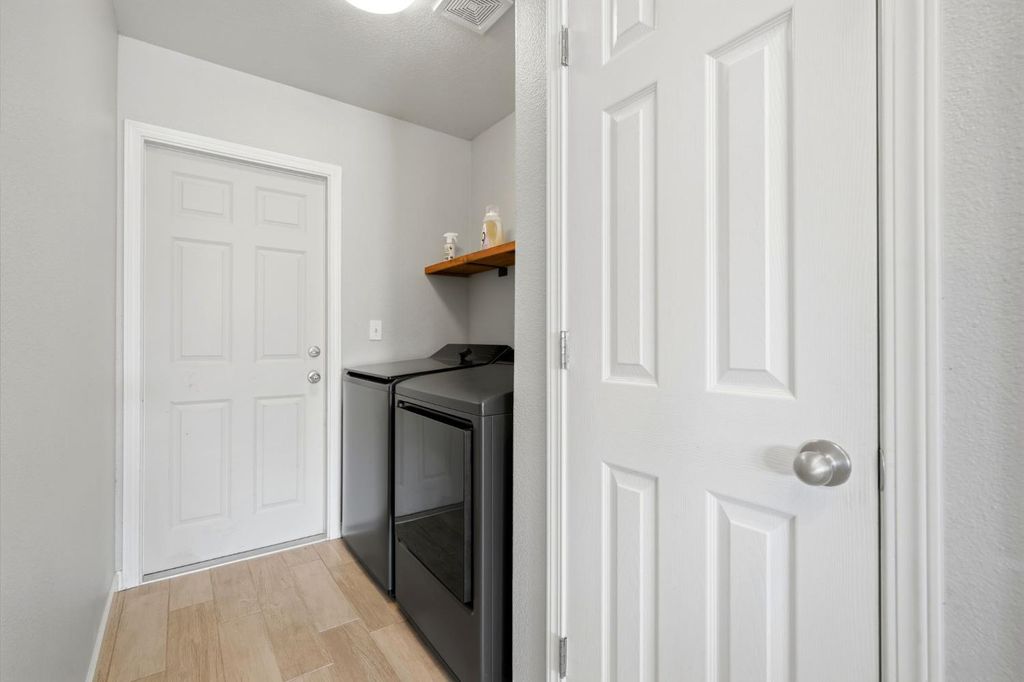 Image 22 of property listing at 1849 W Spring Crest Street, Hanford, CA 93230