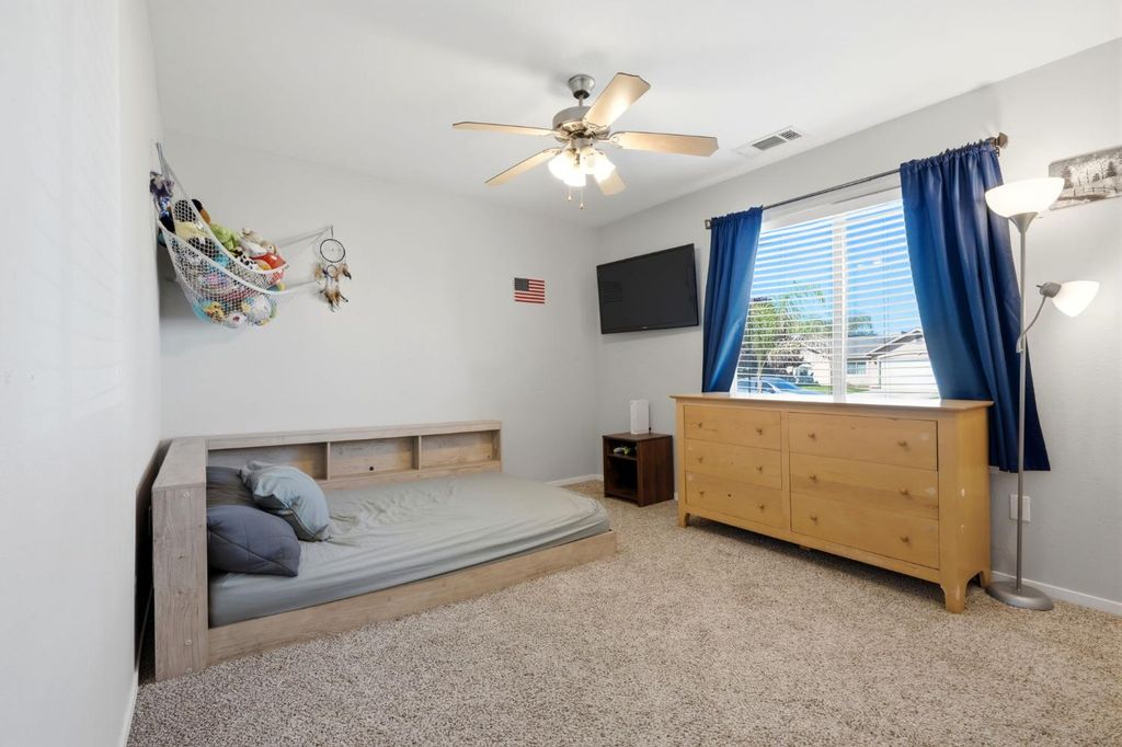 Image 25 of property listing at 1849 W Spring Crest Street, Hanford, CA 93230