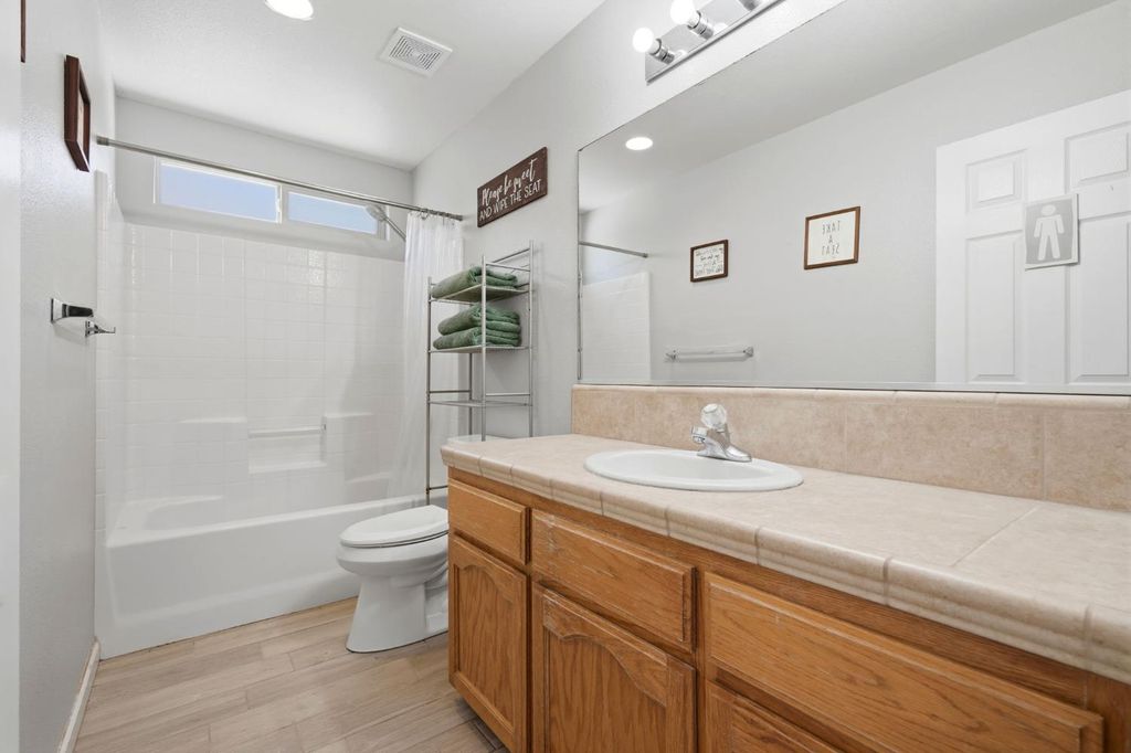 Image 29 of property listing at 1849 W Spring Crest Street, Hanford, CA 93230