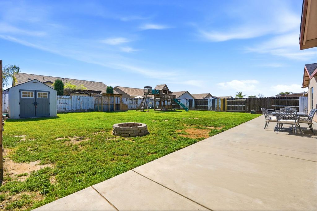 Image 39 of property listing at 1849 W Spring Crest Street, Hanford, CA 93230