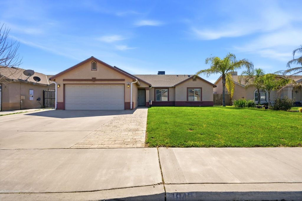 Image 4 of property listing at 1849 W Spring Crest Street, Hanford, CA 93230