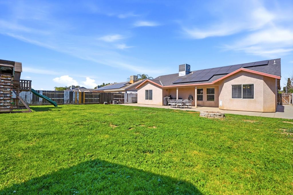 Image 40 of property listing at 1849 W Spring Crest Street, Hanford, CA 93230