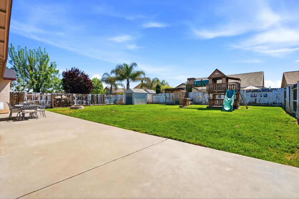 Image 42 of property listing at 1849 W Spring Crest Street, Hanford, CA 93230