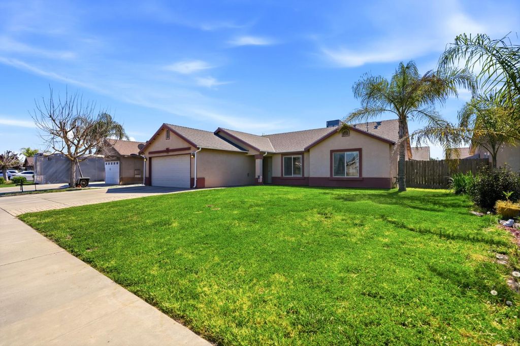 Image 5 of property listing at 1849 W Spring Crest Street, Hanford, CA 93230