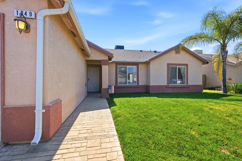 Image 6 of property listing at 1849 W Spring Crest Street, Hanford, CA 93230