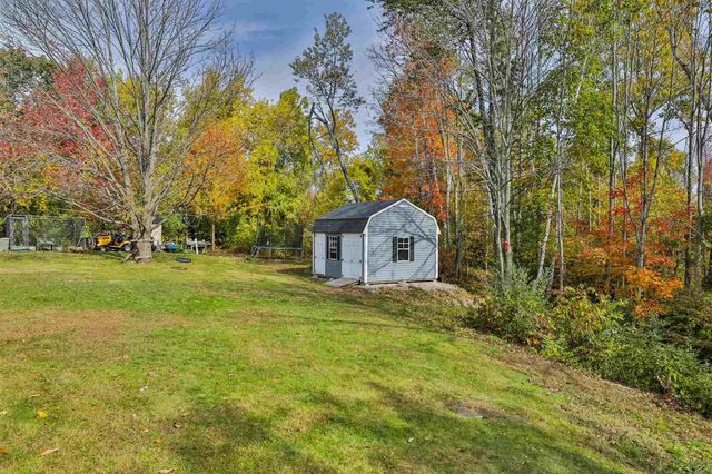 2 Fieldstone Drive, Derry, NH 03038